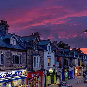 https://modern-city-centre-king-bed-apartment.cambridgehotelsuk.com