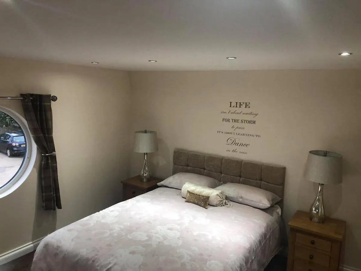 Worship Farm Accommodation Redhill  Regno Unito